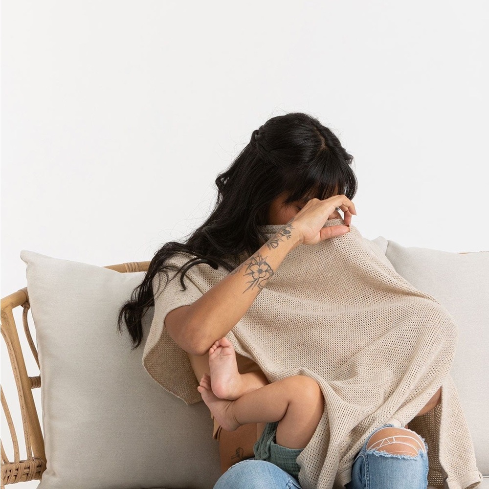 AMMA Cocoon Nursing Cover – Natural – 7-in-1 Multi-Use (Good Condition) - Picture 6 of 13